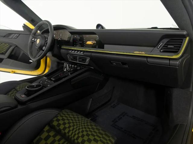 2026 Porsche 911 Carrera 4 GTS Cabriolet