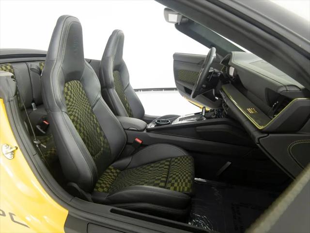 2026 Porsche 911 Carrera 4 GTS Cabriolet