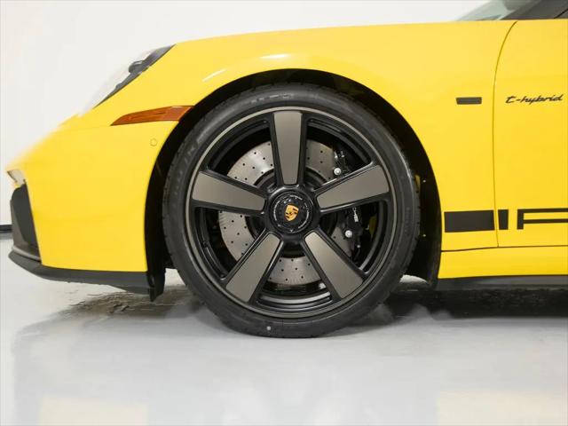2026 Porsche 911 Carrera 4 GTS Cabriolet