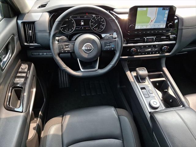 2024 Nissan Pathfinder SL 4WD 2024 Nissan Pathfinder SL 4WD