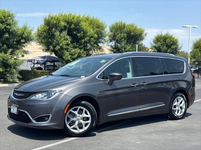 2017 Chrysler Pacifica Touring-L Plus