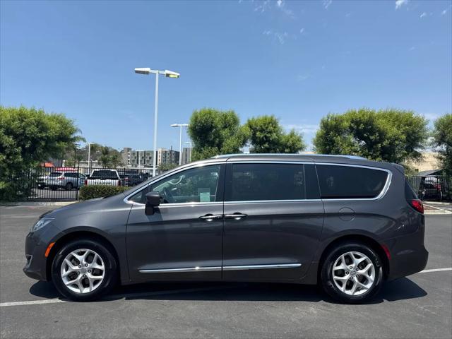 2017 Chrysler Pacifica Touring-L Plus