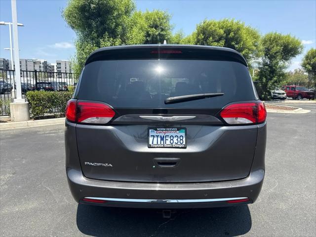 2017 Chrysler Pacifica Touring-L Plus