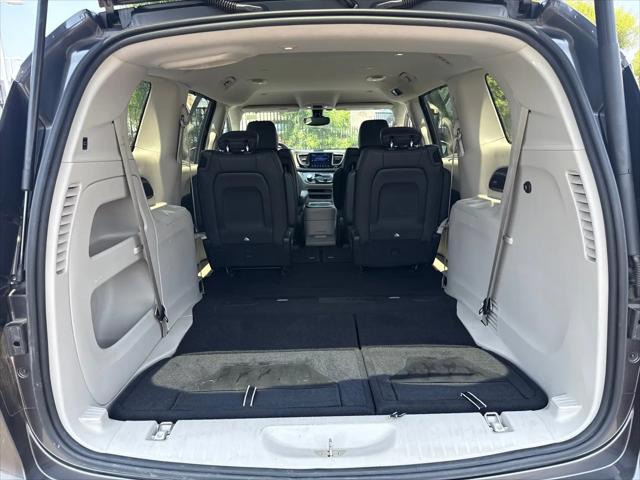 2017 Chrysler Pacifica Touring-L Plus