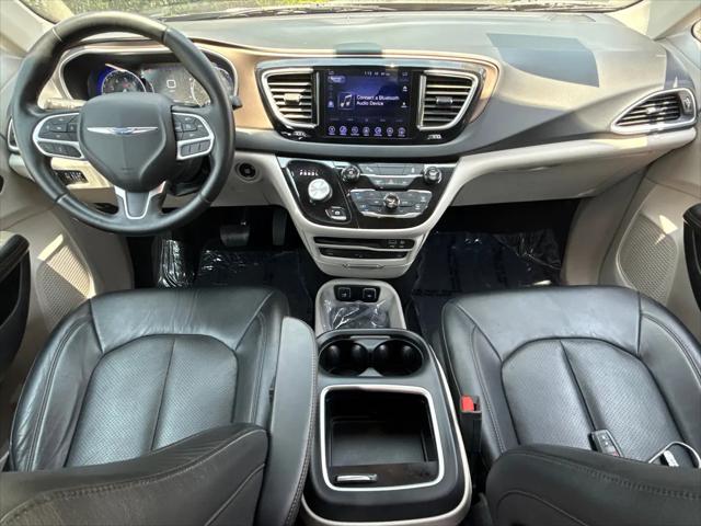 2017 Chrysler Pacifica Touring-L Plus