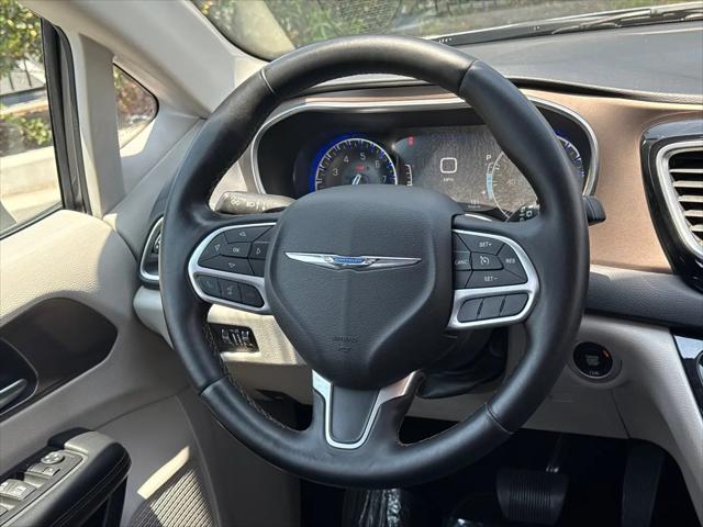 2017 Chrysler Pacifica Touring-L Plus