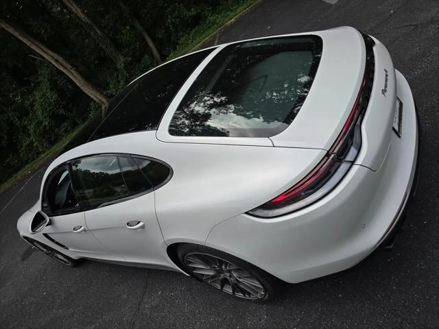 2023 Porsche Panamera 4 Platinum Edition