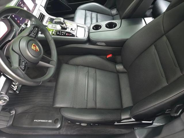 2023 Porsche Panamera 4 Platinum Edition