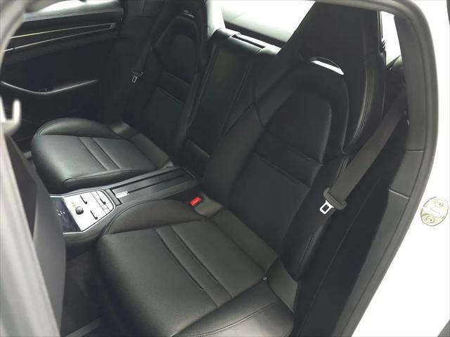 2023 Porsche Panamera 4 Platinum Edition