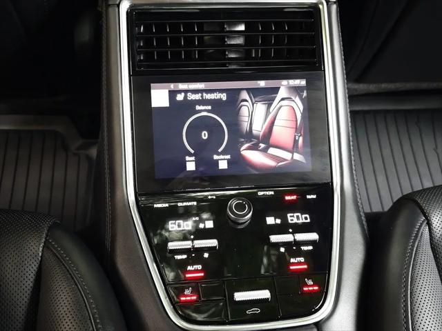 2023 Porsche Panamera 4 Platinum Edition
