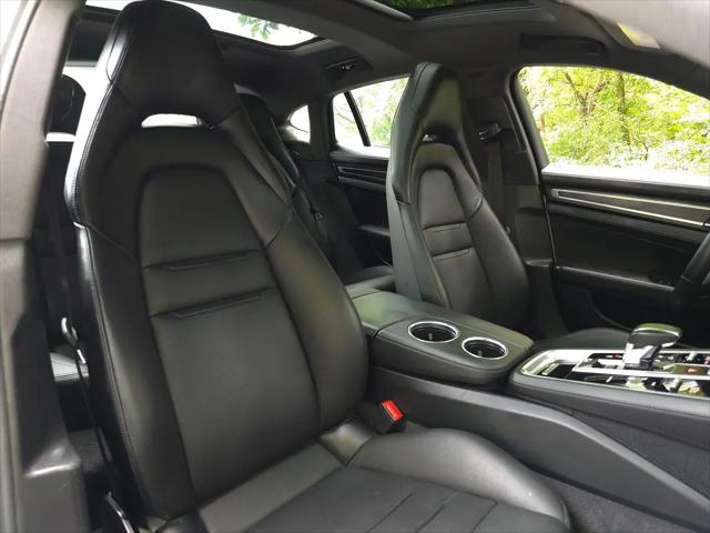 2023 Porsche Panamera 4 Platinum Edition