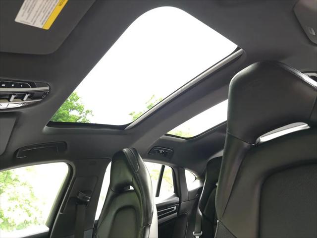 2023 Porsche Panamera 4 Platinum Edition