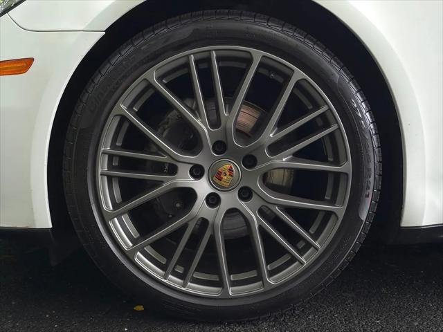2023 Porsche Panamera 4 Platinum Edition