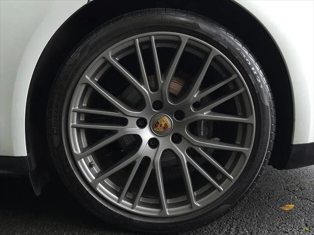 2023 Porsche Panamera 4 Platinum Edition