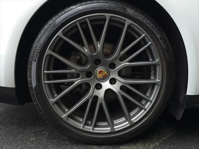 2023 Porsche Panamera 4 Platinum Edition