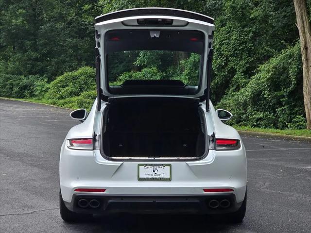 2023 Porsche Panamera 4 Platinum Edition