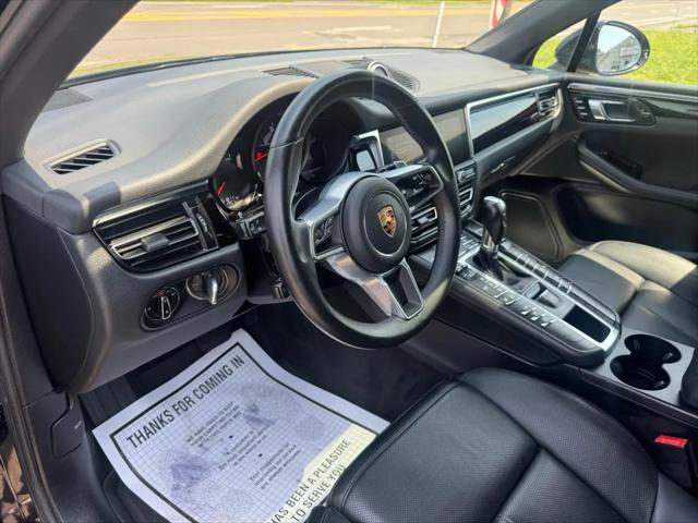 2020 Porsche Macan Macan
