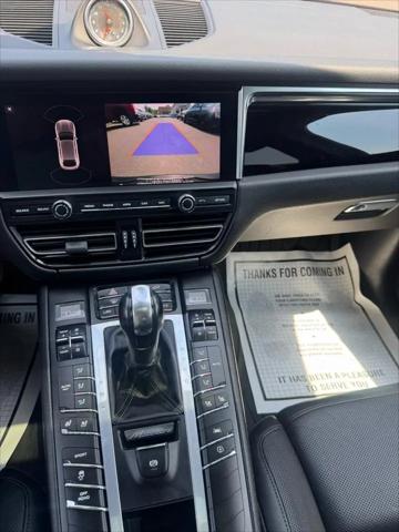 2020 Porsche Macan Macan