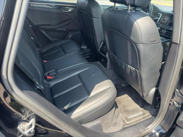2020 Porsche Macan Macan