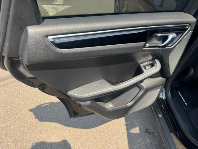 2020 Porsche Macan Macan