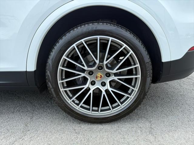 2023 Porsche Cayenne Platinum Edition