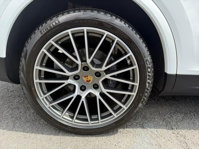 2023 Porsche Cayenne Platinum Edition