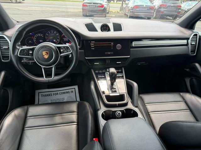 2023 Porsche Cayenne Platinum Edition