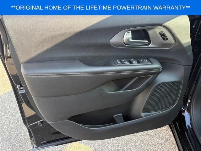 2027 Chrysler Pacifica Limited