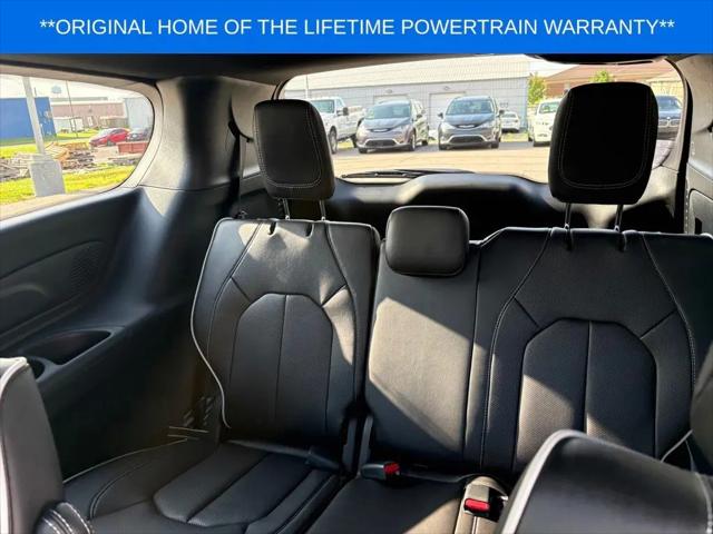 2027 Chrysler Pacifica Limited