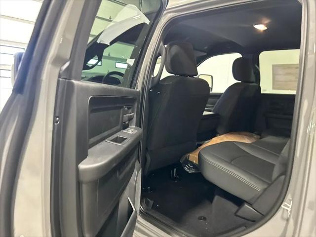 2026 Ram 2500 Black Express Crew Cab 4x4 64 Box
