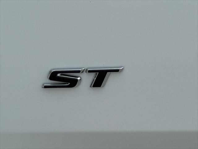 2026 Buick NV Sport Touring FWD