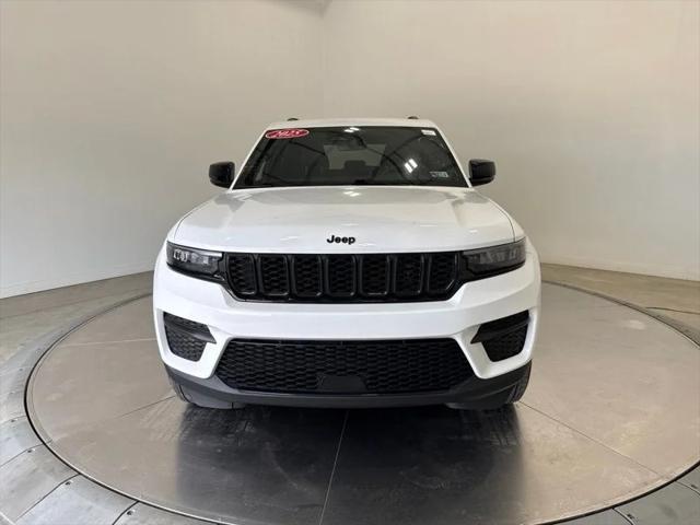 2025 Jeep Grand Cherokee Altitude 4x4 2025 Jeep Grand Cherokee Altitude 4x4