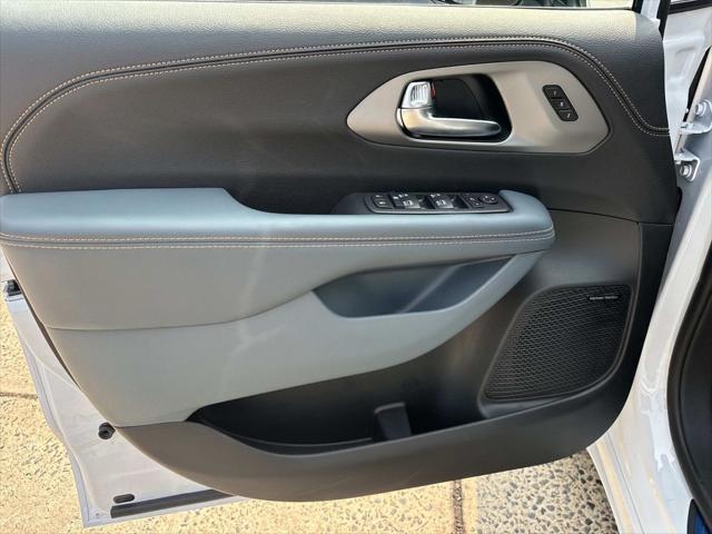 2027 Chrysler Pacifica Pinnacle