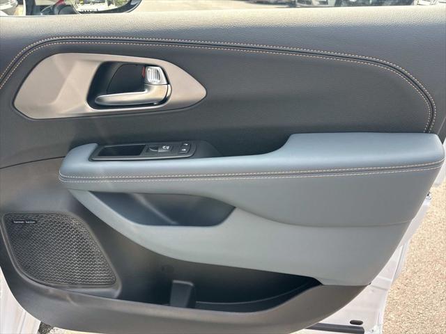 2027 Chrysler Pacifica Pinnacle