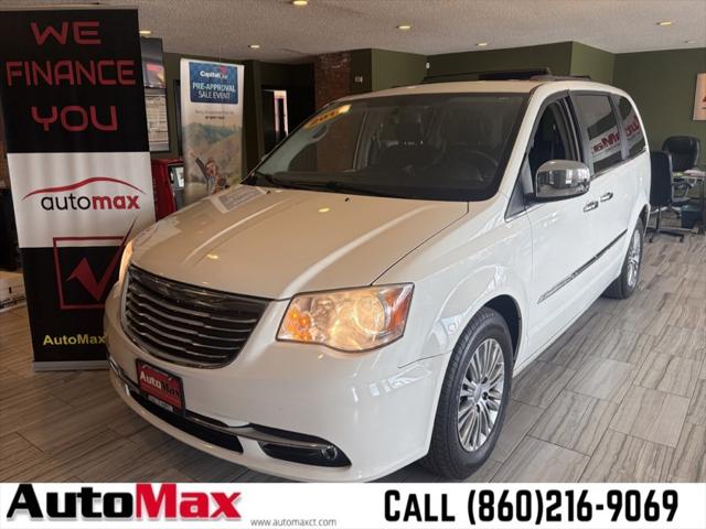 2013 Chrysler Town & Country Touring-L for sale in West Hartford, CT