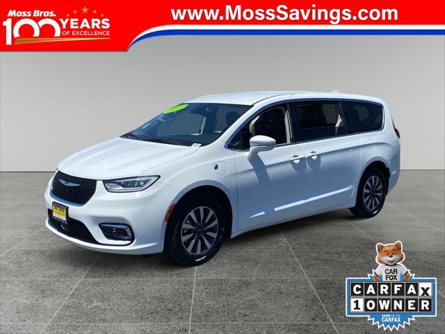 2022 Chrysler Pacifica Hybrid Touring L for sale in San Bernardino, CA