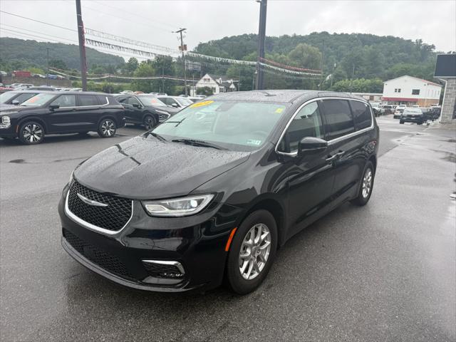 2024 Chrysler Pacifica Touring L for sale in PRINCETON, WV