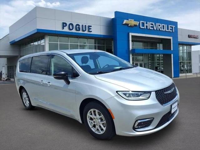 2024 Chrysler Pacifica Touring L for sale in Powderly, KY