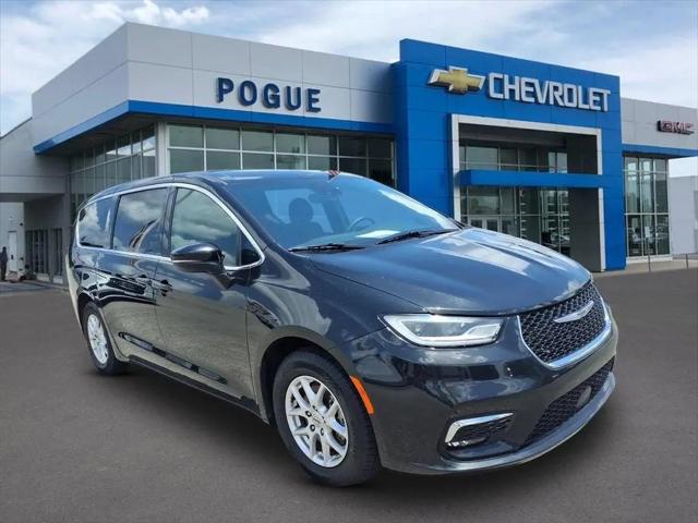2023 Chrysler Pacifica Touring for sale in Powderly, KY