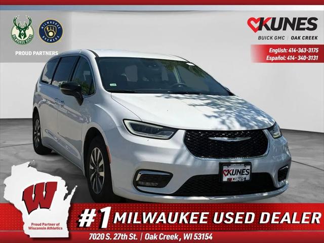2024 Chrysler Pacifica Hybrid Select for sale in Oak Creek, WI