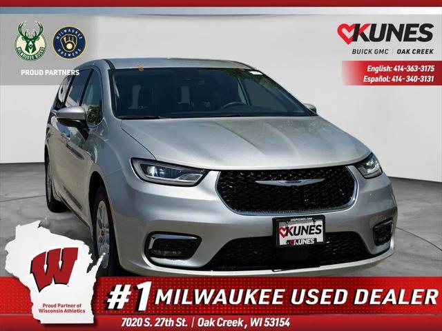 2023 Chrysler Pacifica Touring L for sale in Oak Creek, WI