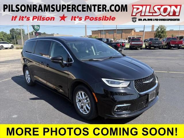 2024 Chrysler Pacifica Touring L for sale in Charleston, IL
