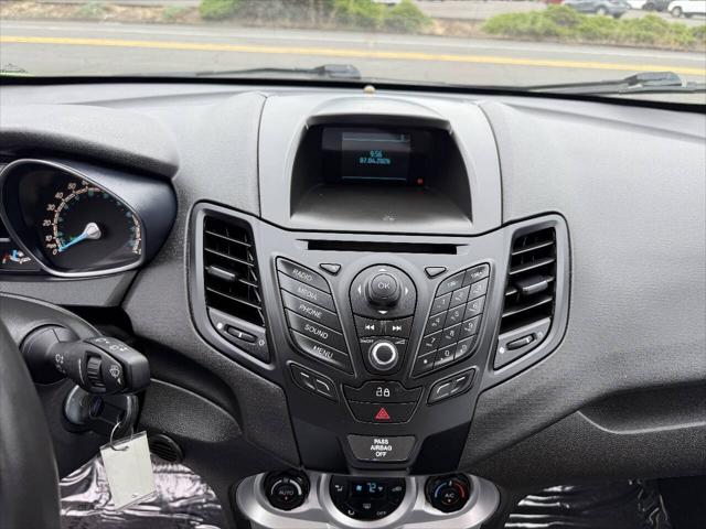 2015 Ford Fiesta SE