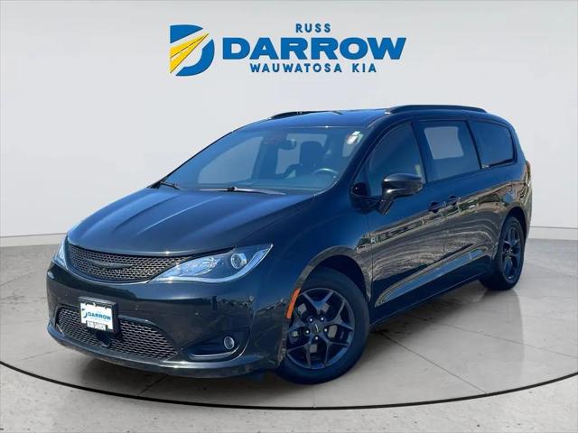 2020 Chrysler Pacifica Touring L for sale in Wauwatosa, WI