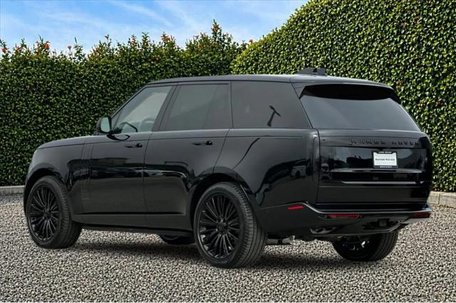2026 Land Rover Range Rover P615 SV Black
