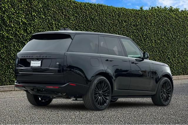 2026 Land Rover Range Rover P615 SV Black