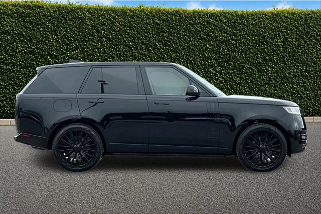 2026 Land Rover Range Rover P615 SV Black