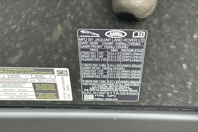 2026 Land Rover Range Rover P615 SV Black