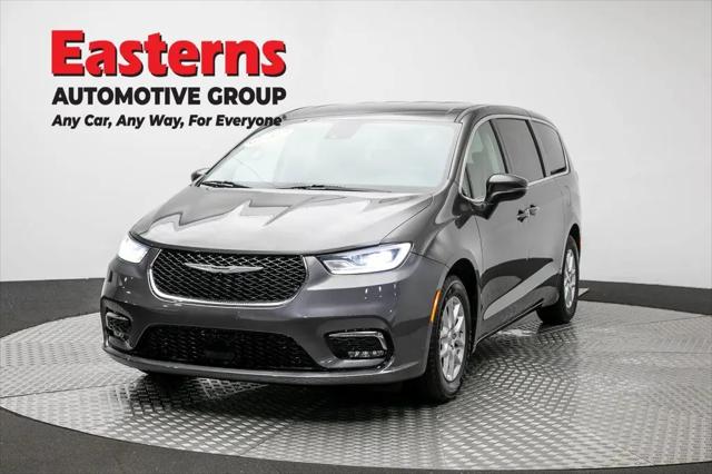 2023 Chrysler Pacifica Touring L for sale in Woodbridge,, VA