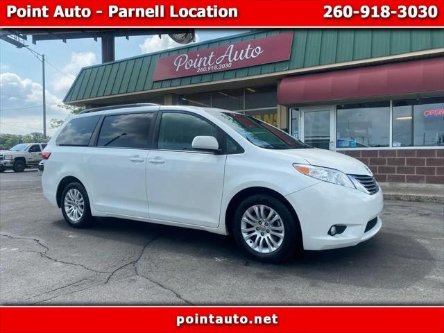 2017 Toyota Sienna XLE 8 Passenger for sale in Fort Wayne, IN
